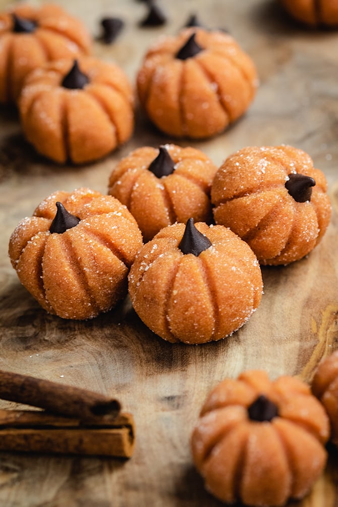 Pumpkin Cheesecake Truffles